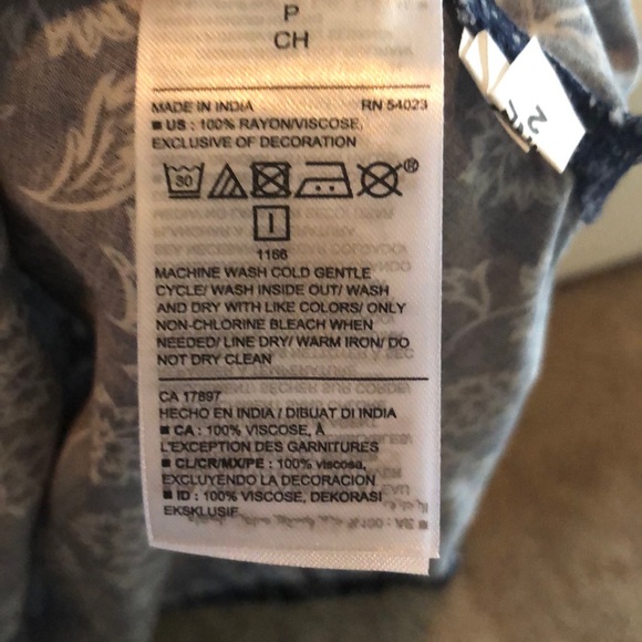 Old navy blouse - Picture 8 of 8